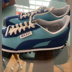 Women’s/men’s puma shoes 5.5 men 7 women